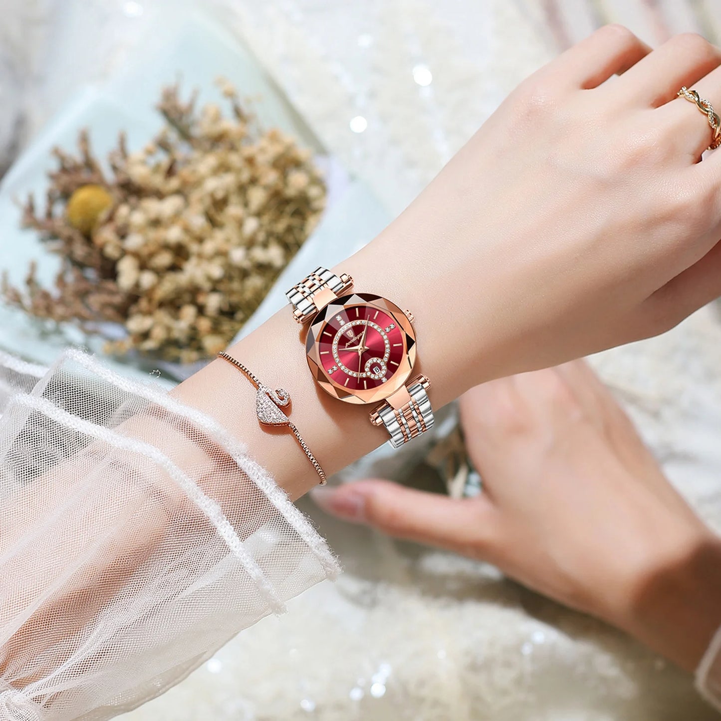 Montre brillante de luxe pour femme