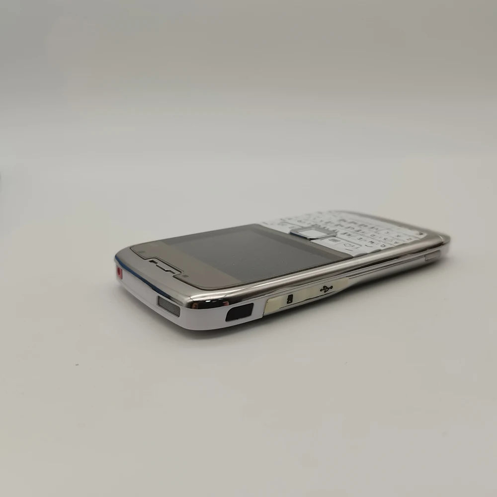 Téléphone portable  E71
