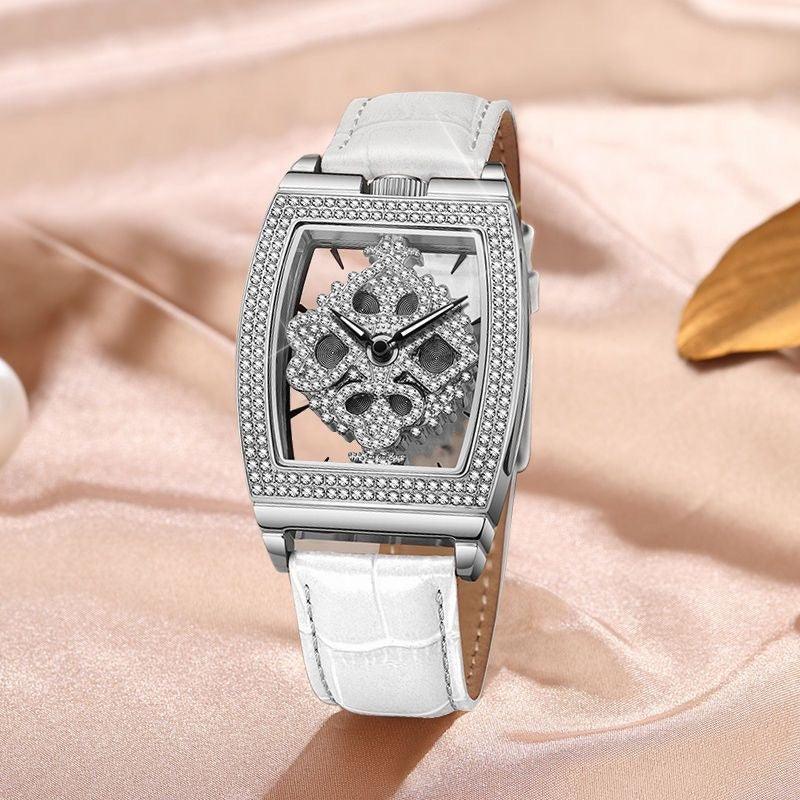 Montre Élégante à Décoration Qui Tourne