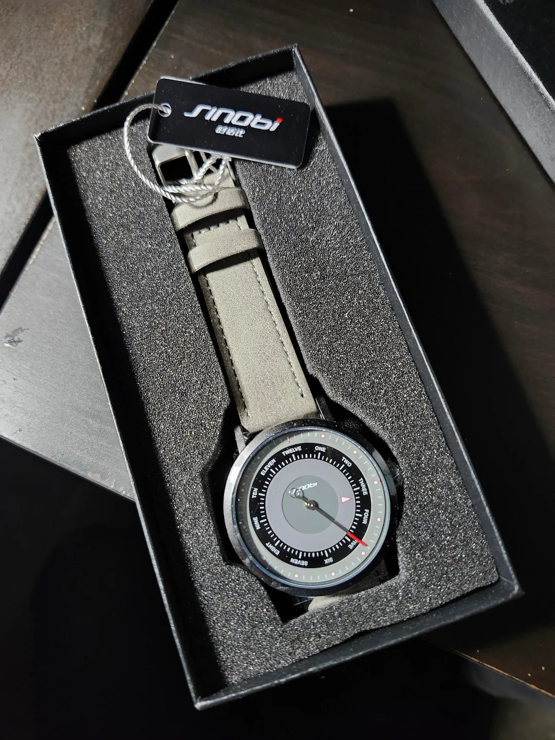 Montre style unique pour hommes