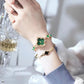 Montre tendance avec trèfle à quatre feuilles